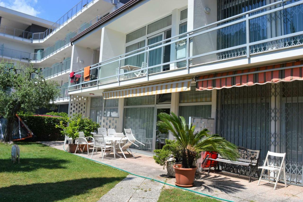 Appartement Lago Blu ริวาเดลการ์ดา ภายนอก รูปภาพ