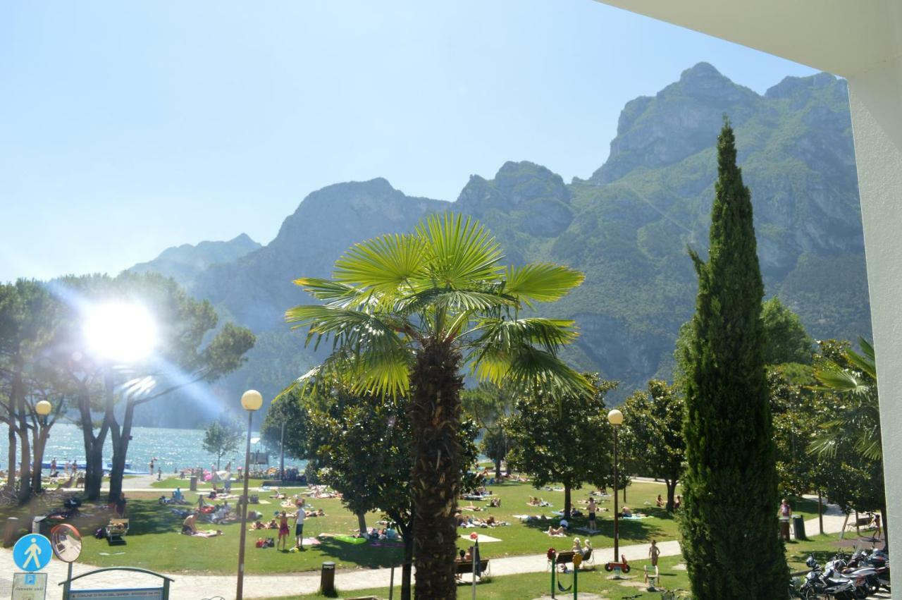 Appartement Lago Blu ริวาเดลการ์ดา ภายนอก รูปภาพ